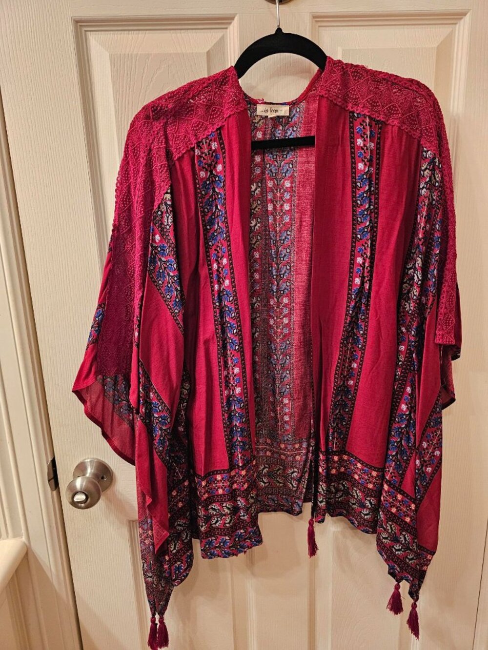 NWOT In Loom S/M Deep Red Kimono w / Tassles